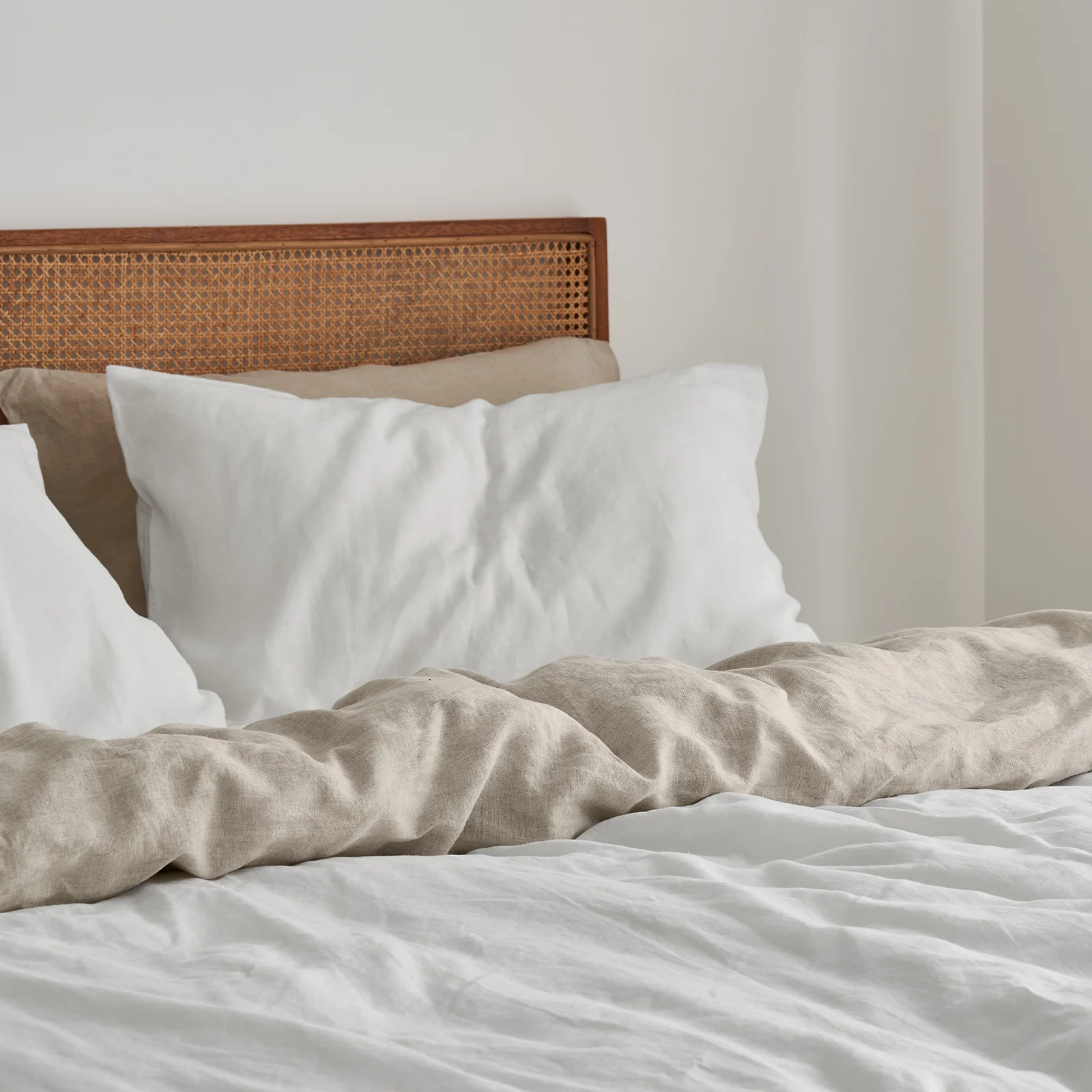 French Flax Linen Double Sided Quilt Cover Set in White/Natural - Image 8