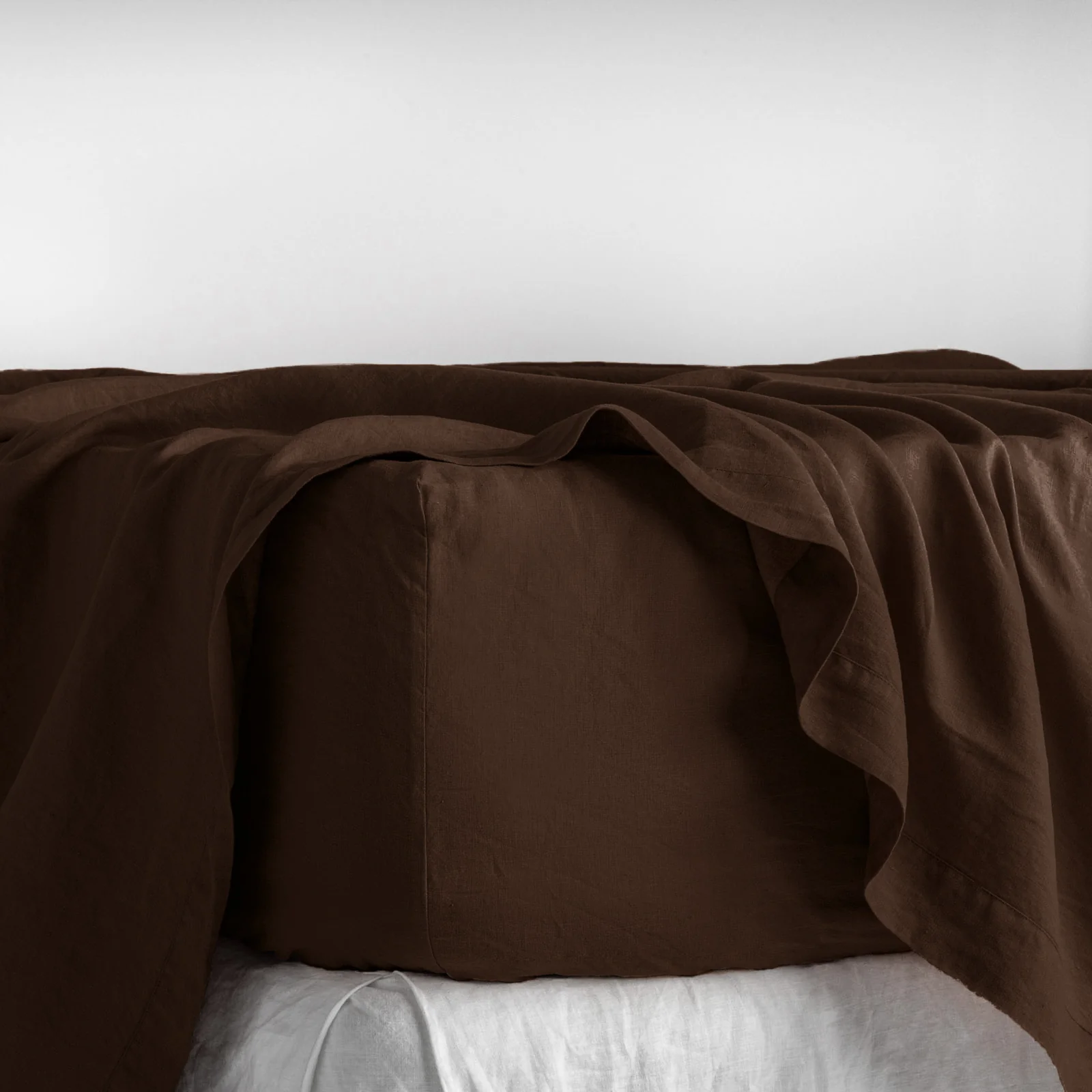 French Flax Linen Fitted Sheet in Chocolate
