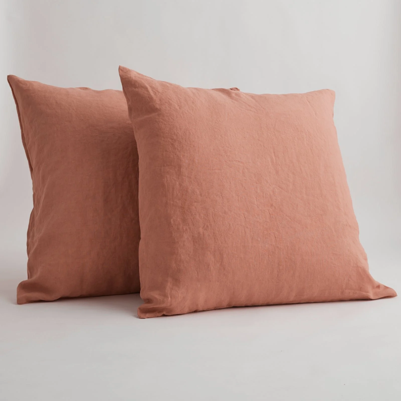 French Flax Linen Pillowcase Set in Rosa - Image 2