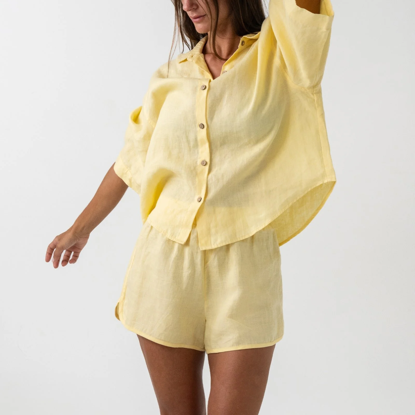 French Flax Linen Relaxed Short in Daisy - Image 4