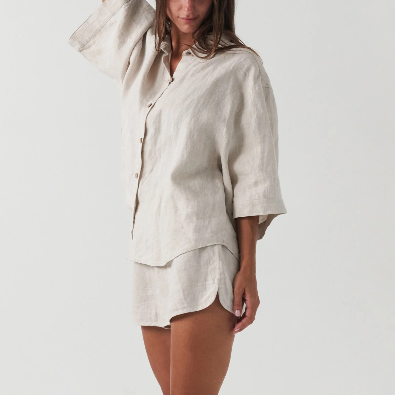 French Flax Linen Relaxed Short in Natural - Image 3