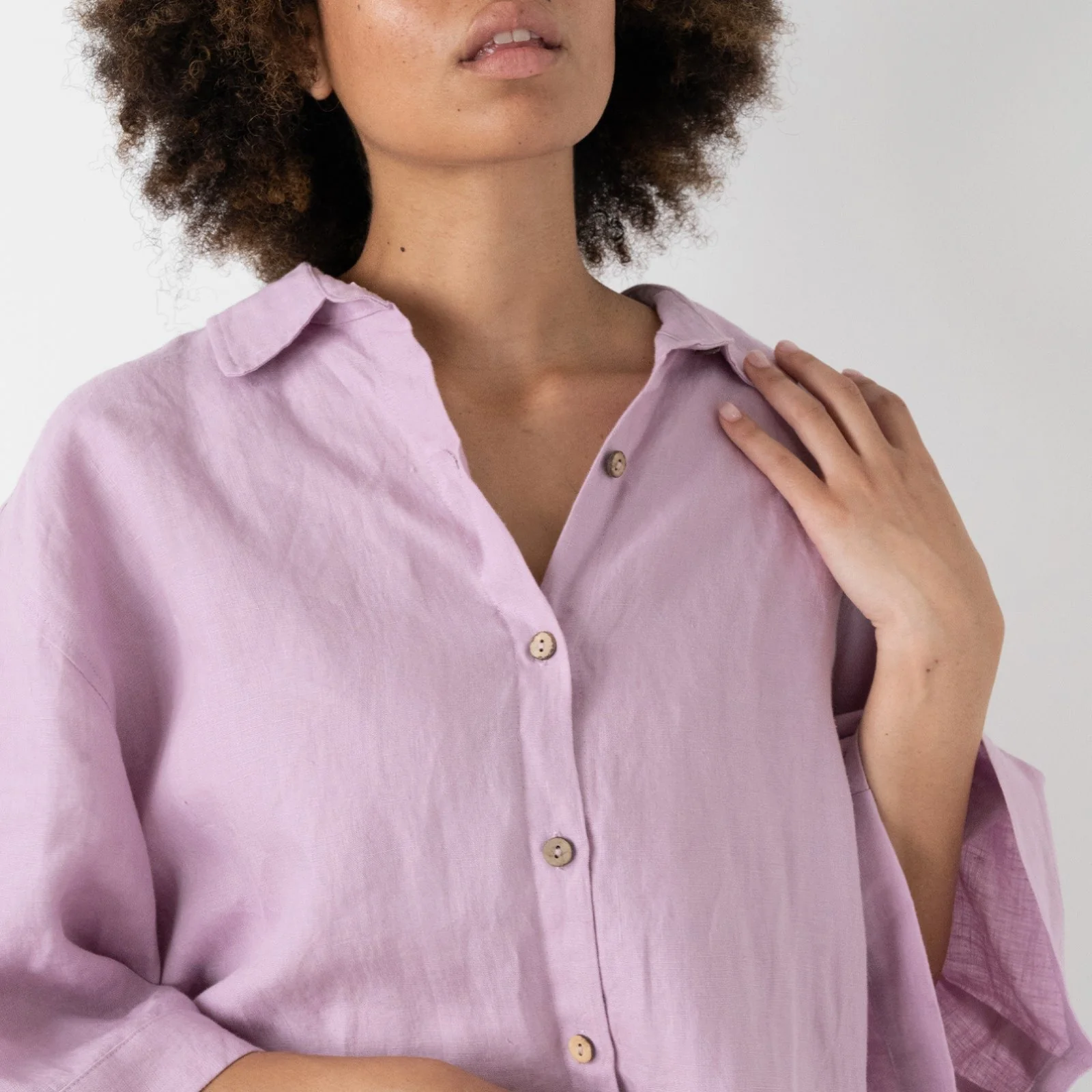 French Flax Linen Ruby Shirt in Lilac - Image 4